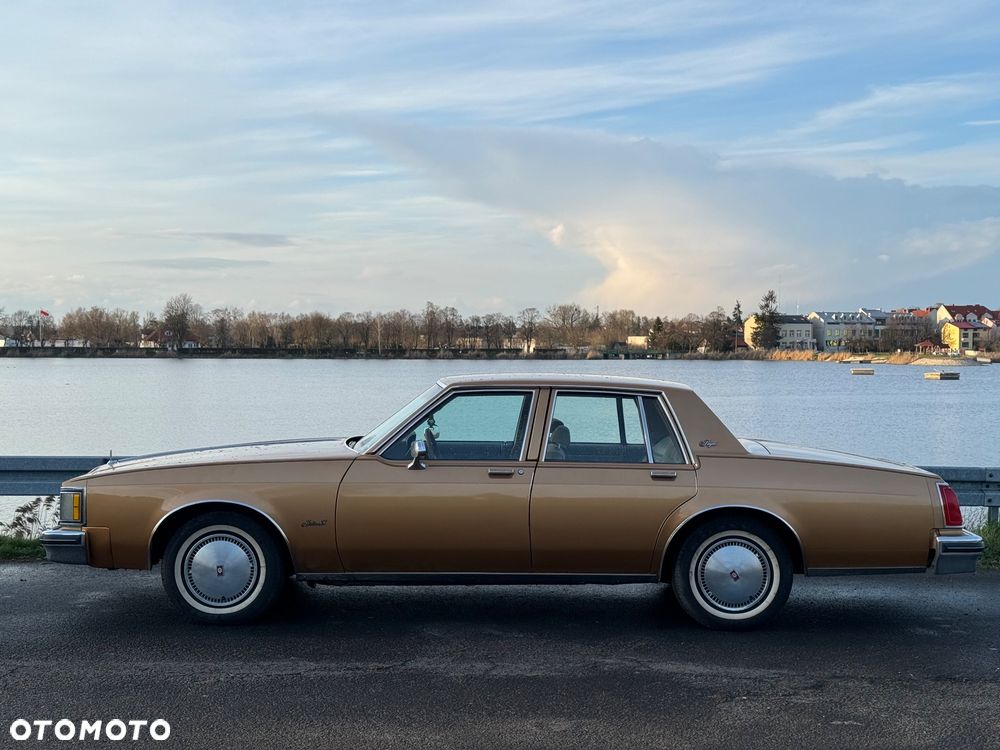 Oldsmobile Delta 88 - 11