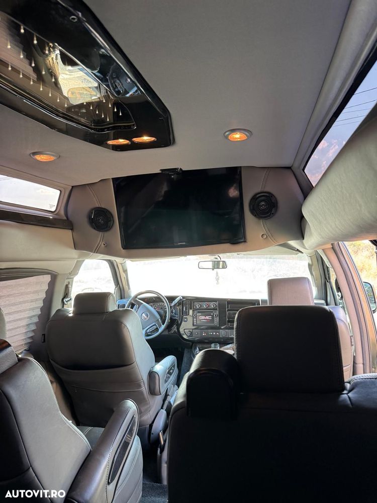 GMC Savana - 8