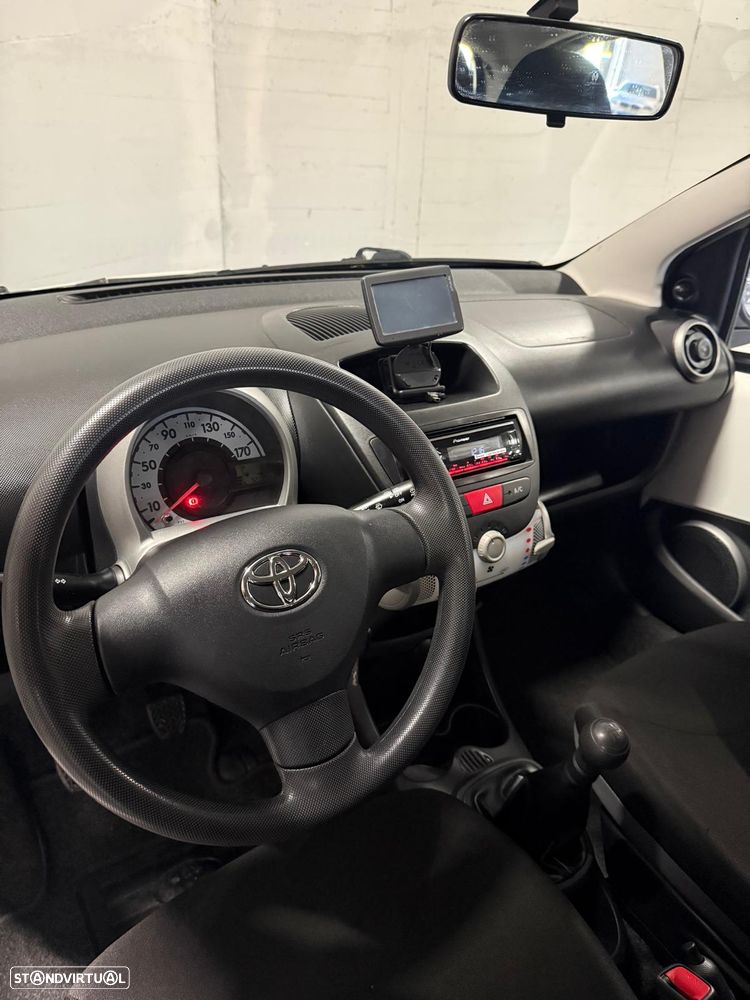 Toyota Aygo 1.0 + AC - 10