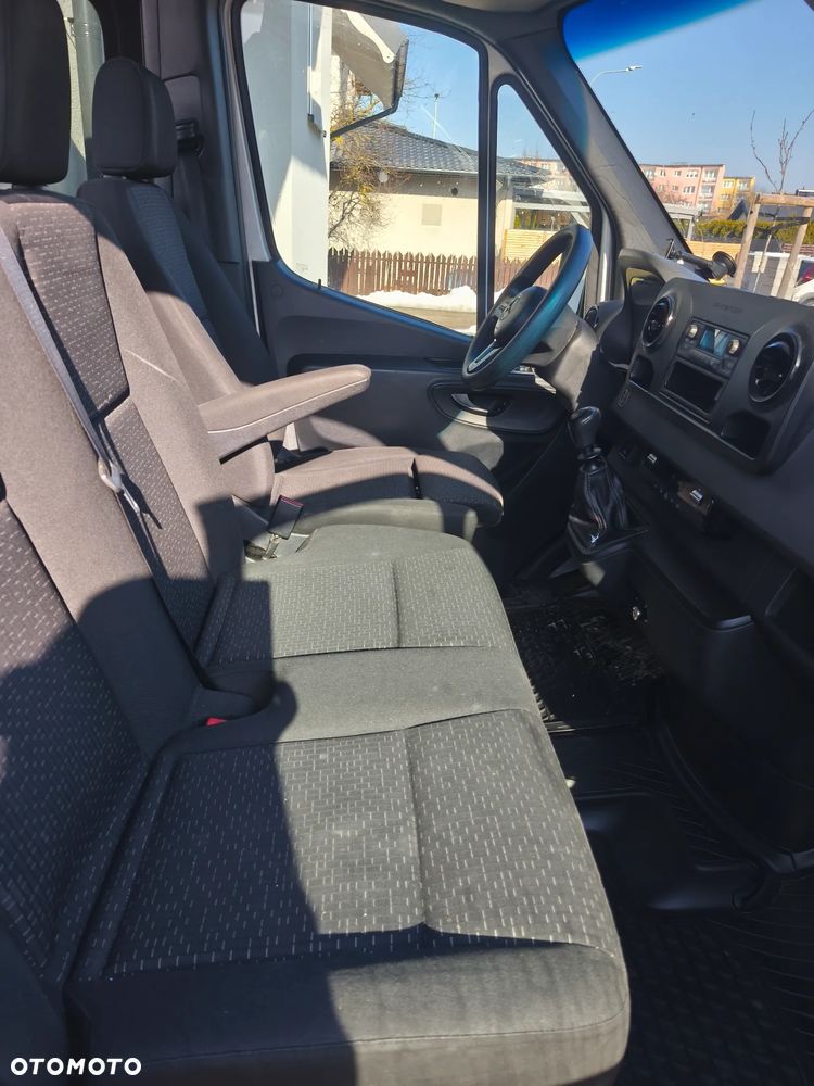 Mercedes-Benz Sprinter - 15