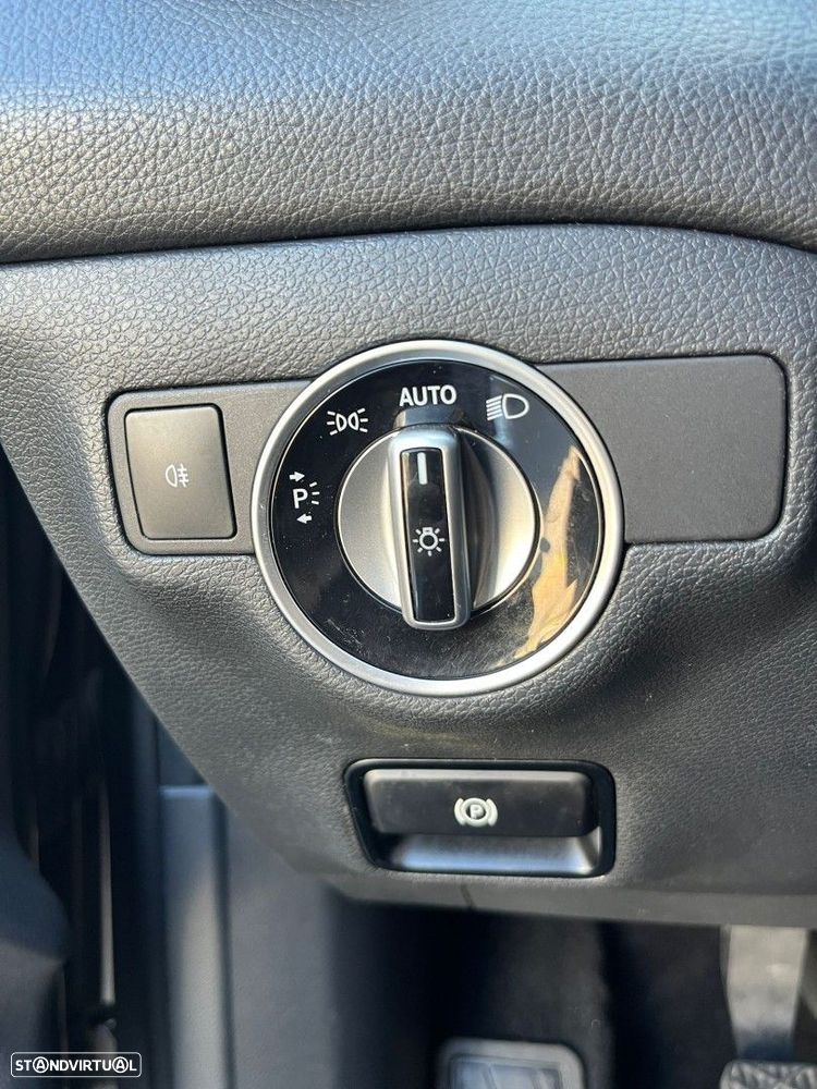 Mercedes-Benz CLA 200 d Shooting Brake - 23