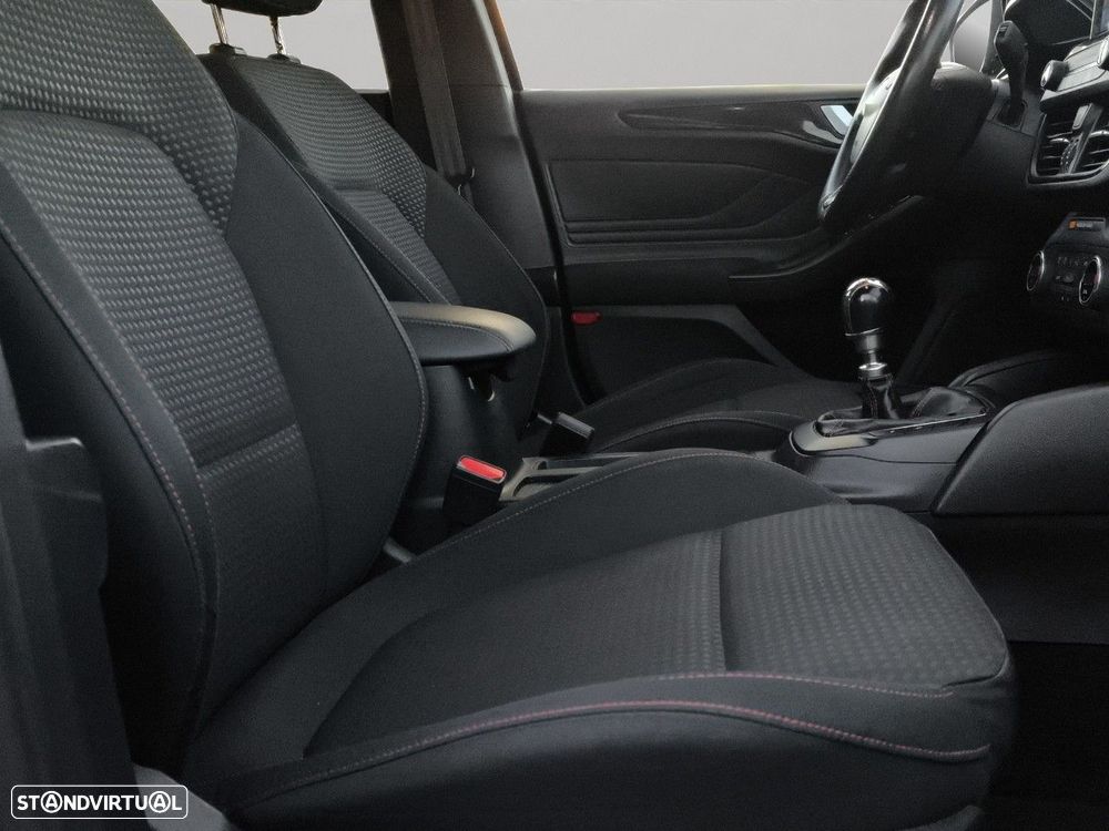 Ford Focus 1.0 EcoBoost MHEV ST-Line - 15