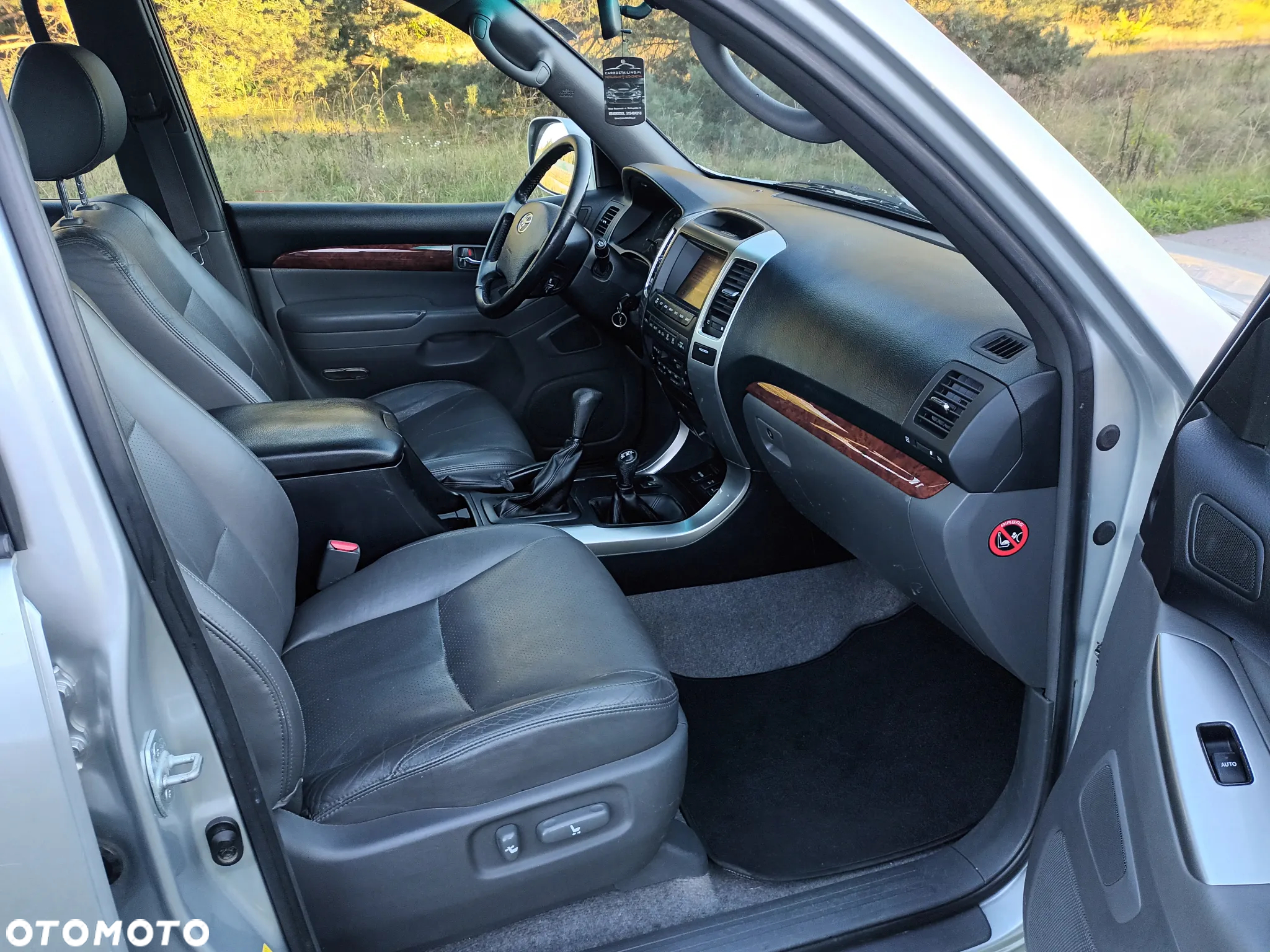 Toyota Land Cruiser - 20