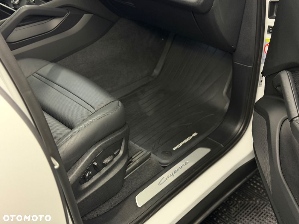Porsche Cayenne Standard - 24
