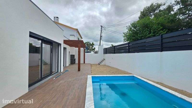 Moradia a estrear T4 em Azeitão com piscina , garagem - Vista 2