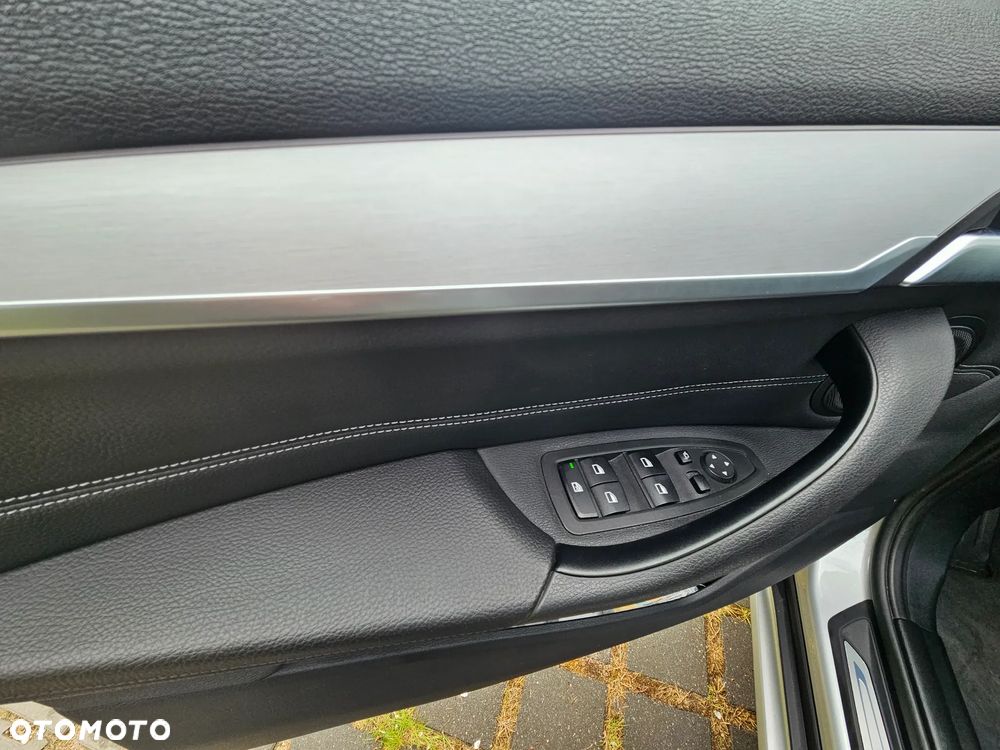 BMW X1 sDrive20d Sport Line - 13