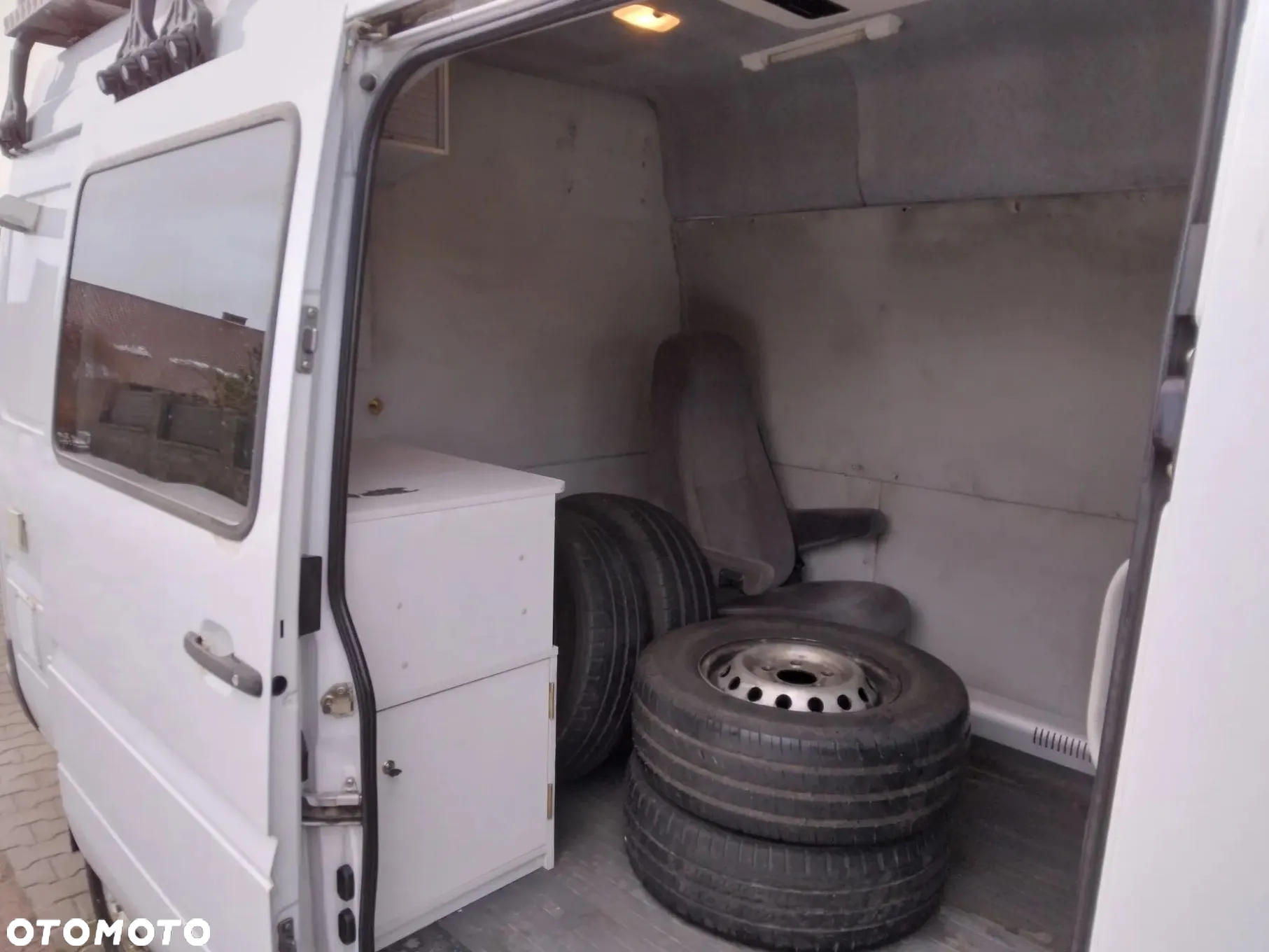 Mercedes-Benz Sprinter - 10