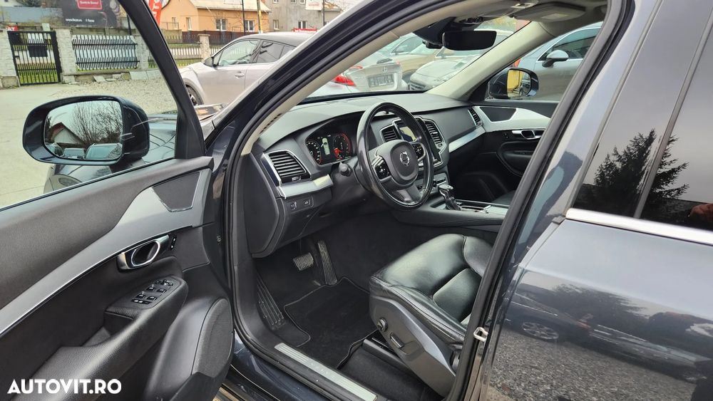 Volvo XC 90 D5 AWD Geartronic Momentum - 2