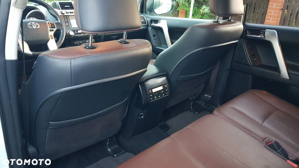 Toyota Land Cruiser 2.8 D-4D Automatik Executive - 24