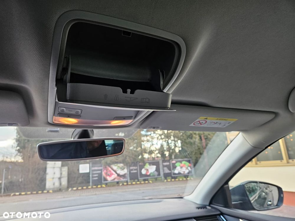 Skoda Octavia 1.6 TDI DSG Ambition - 28