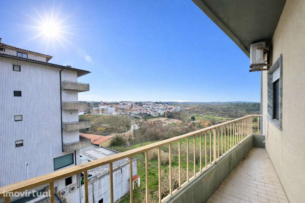 Apartamento T3 com garagem em zona de Oliveira Hospital - Grande imagem: 3/11