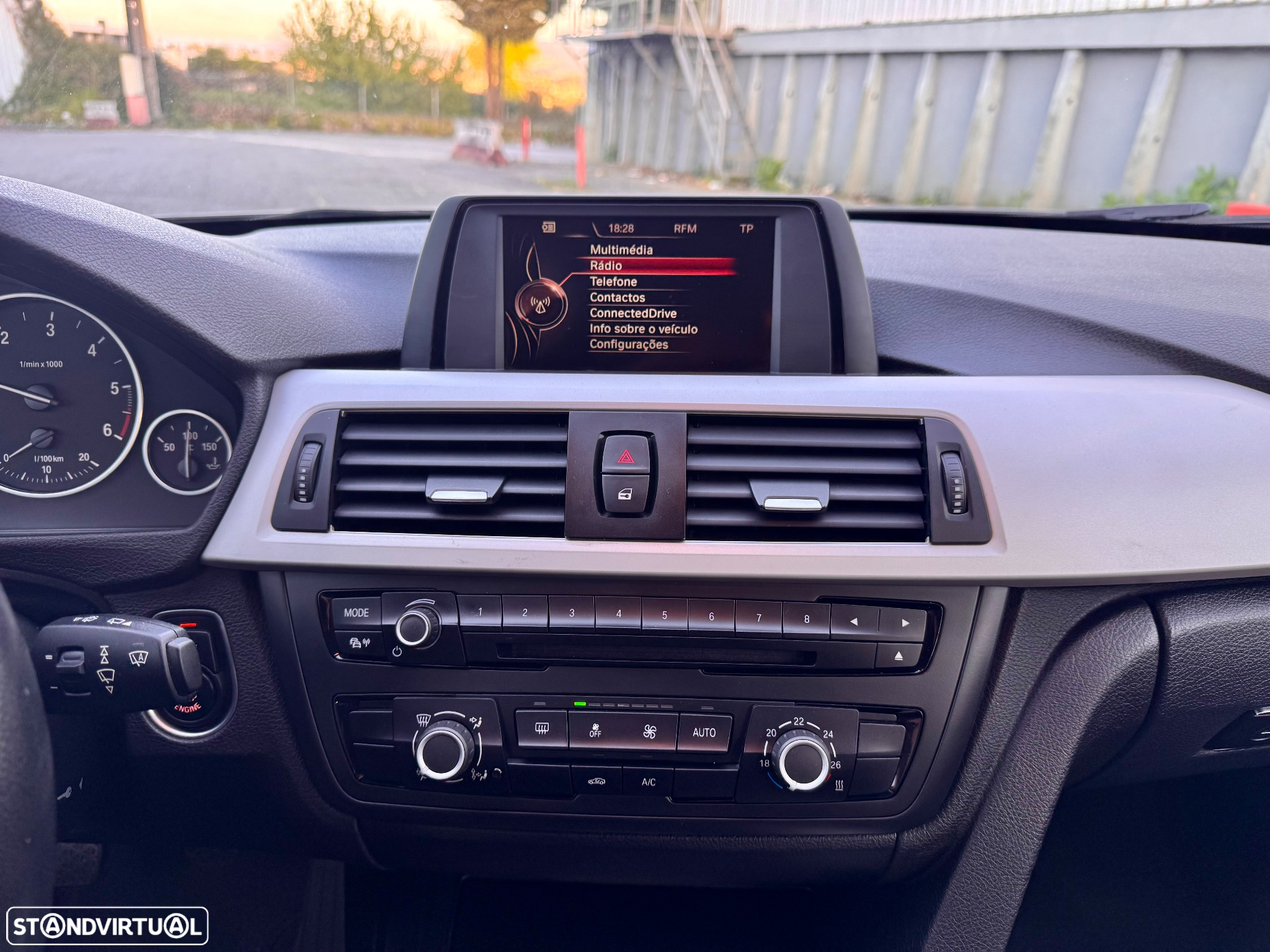BMW 318 d Touring - 12