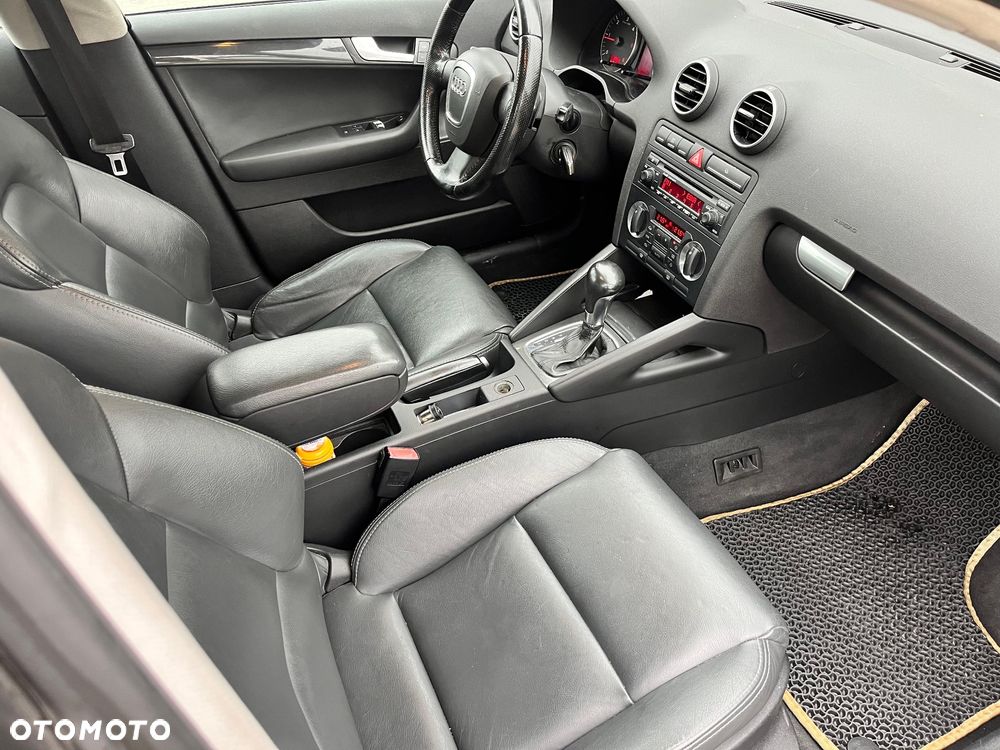 Audi A3 Sportback 2.0 TDI Ambiente S tronic - 8