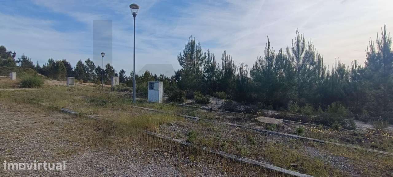 Lote de terreno para construção situado na urbanização Ribeira do Marc