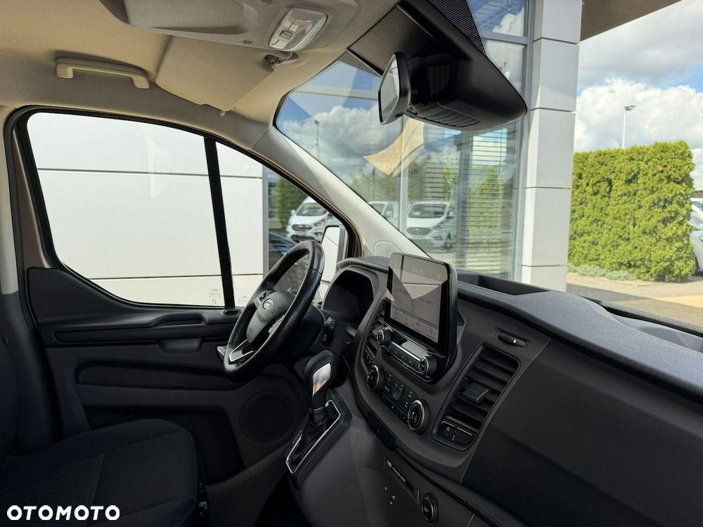 Ford Tourneo Custom - 20