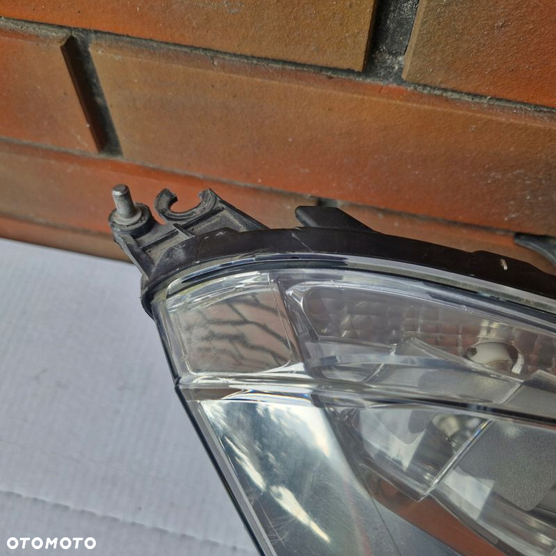 LAMPA PRAWA PRZÓD CITROEN C4 PICASSO - 9