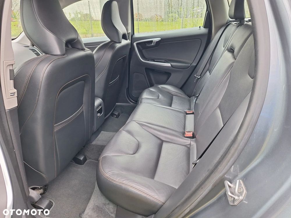 Volvo XC 60 D3 Drive-E Momentum - 13