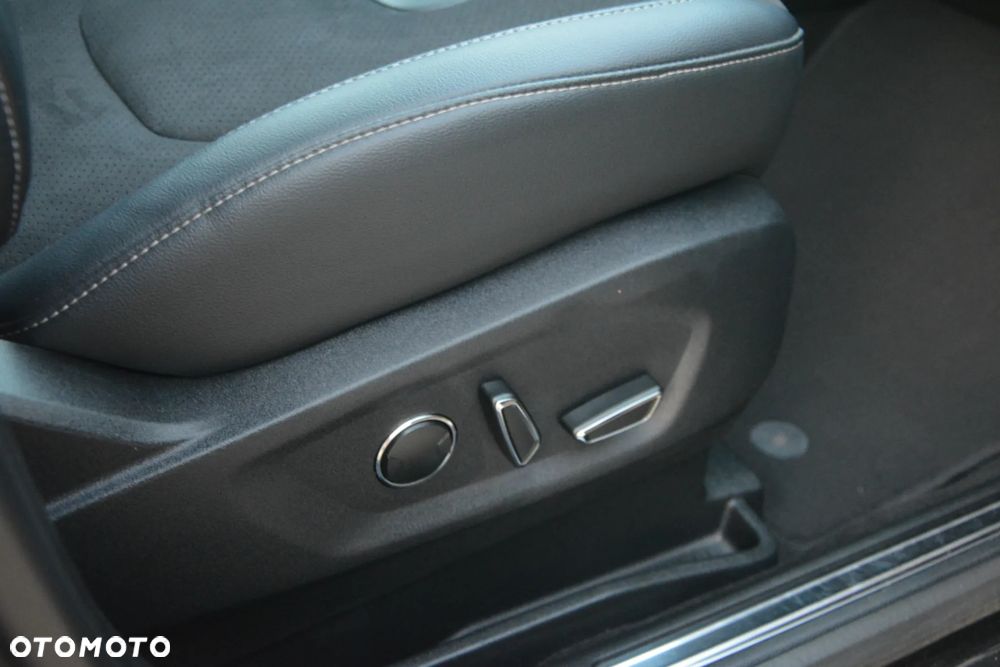 Ford S-Max 2.0 TDCi Titanium PowerShift - 37
