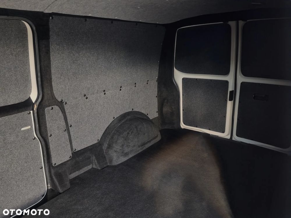 Volkswagen Transporter - 22