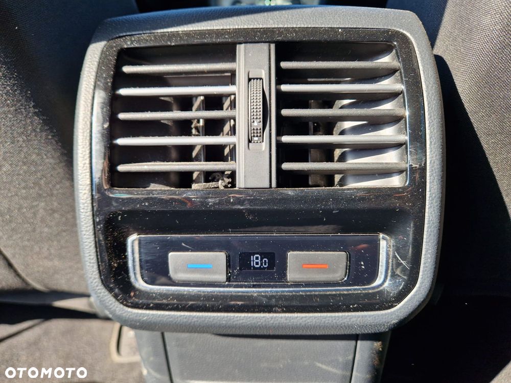 Volkswagen Passat 1.6 TDI (BlueMotion Technology) Comfortline - 16