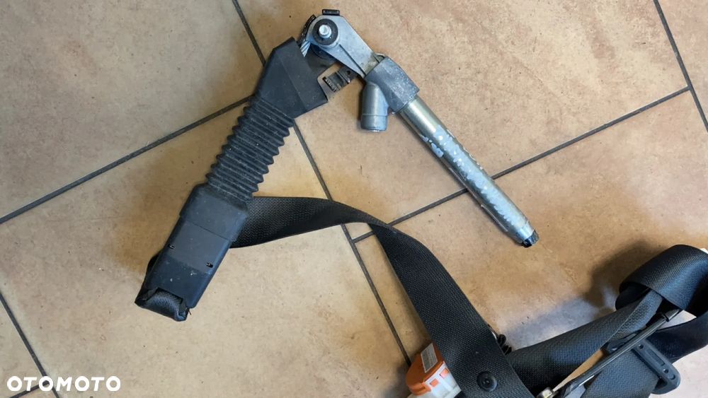 NISSAN QASHQAI J11 PAS BEZPIECZEŃSTWA PRAWY PRZÓD 067642 - 2