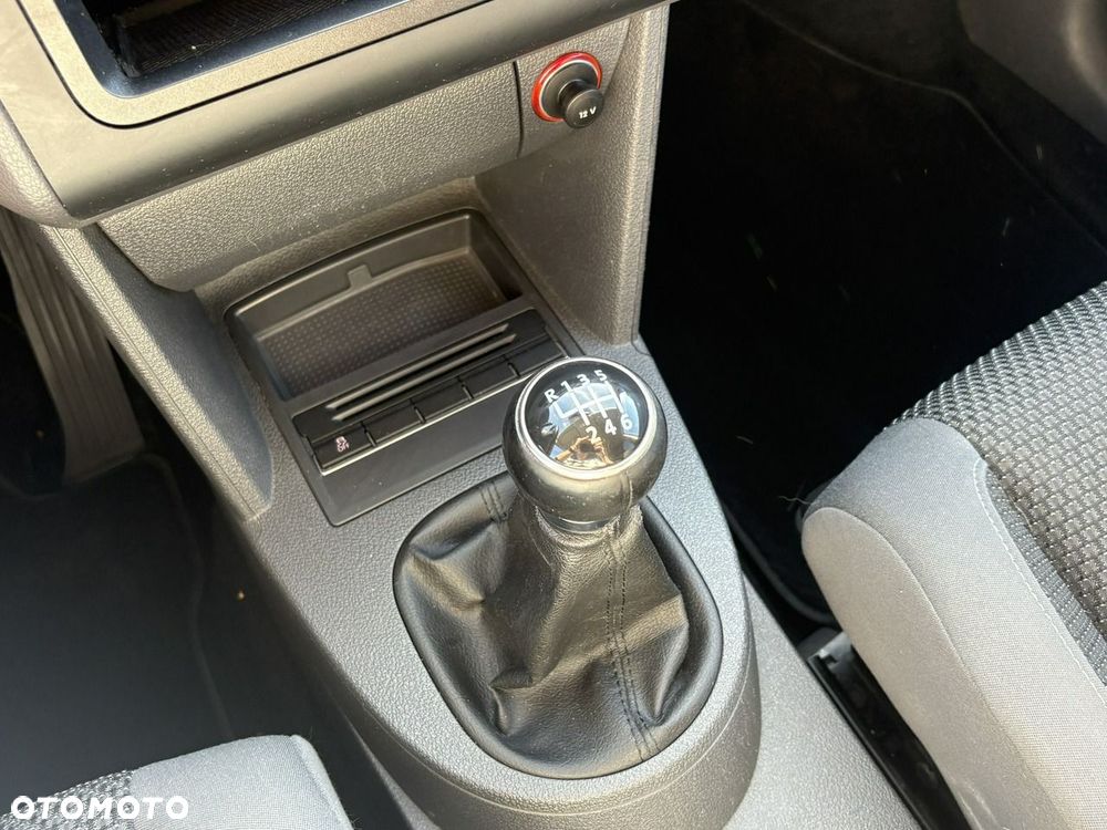 Volkswagen Touran 1.6 TDI DPF BlueMot Comfortline - 23