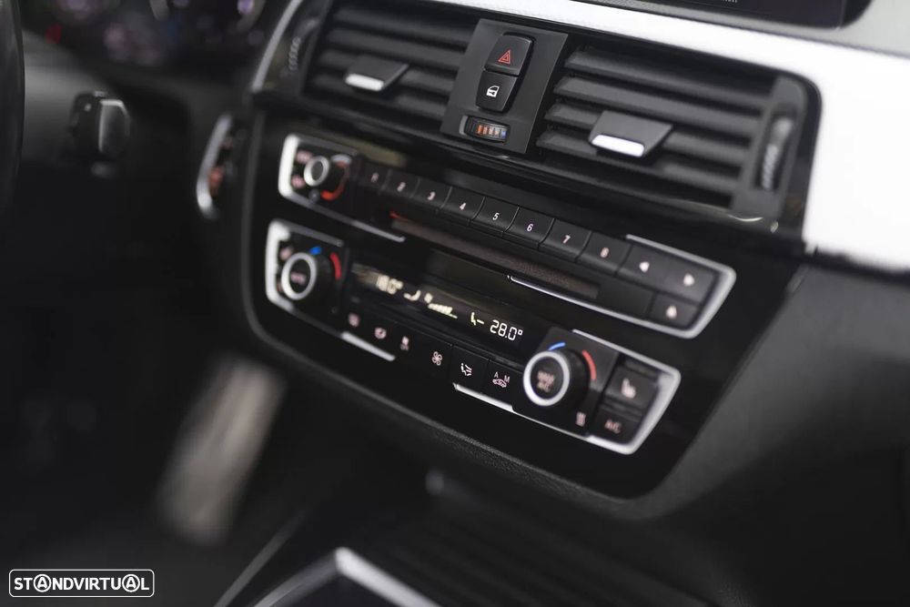 BMW 220 d Coupe Auto - 27