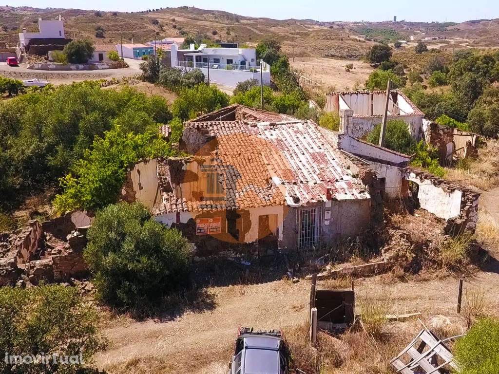 MORADIA EM RUINA COM JARDIM - COM 233 M2 - EM BOTELHAS - CASTRO MAR... - Grande imagem: 5/52