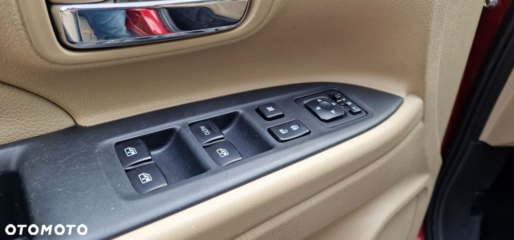 Mitsubishi Outlander 2.0 Instyle Navi 4WD CVT - 26