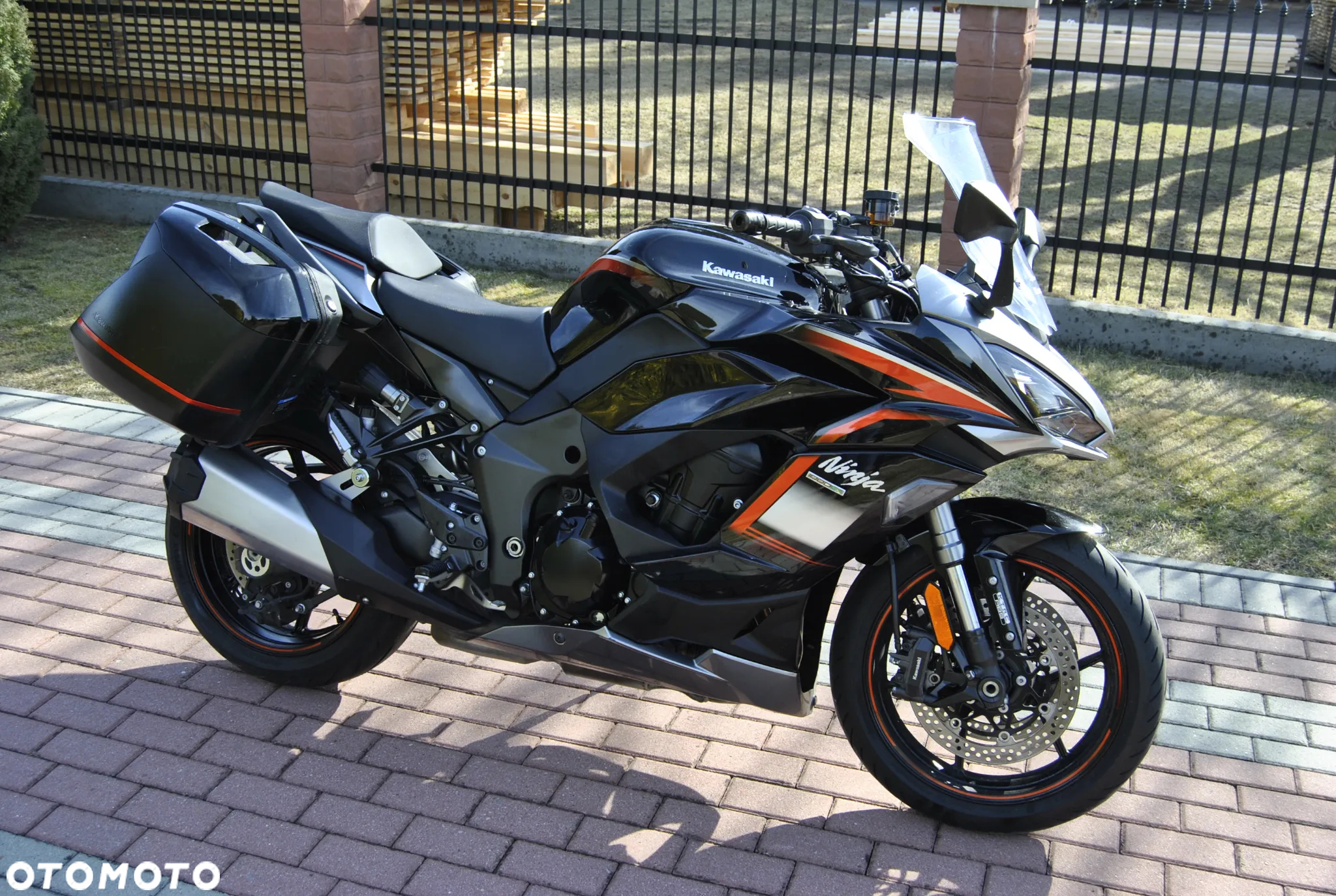 Kawasaki Ninja 1000 SX - 3