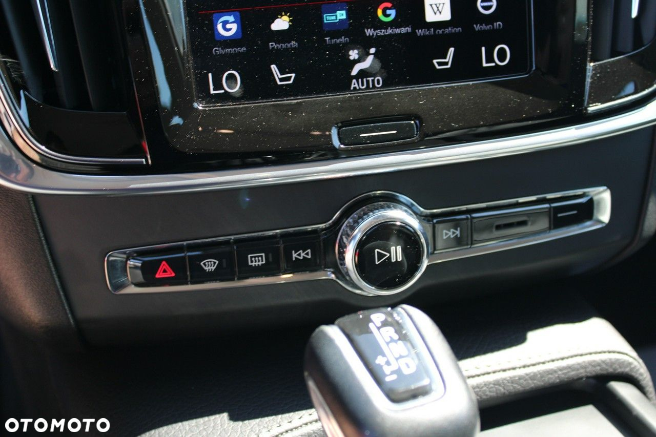 Volvo V90 Cross Country D4 AWD - 29