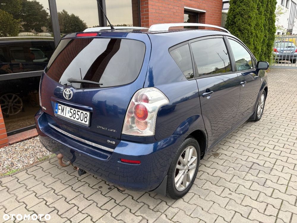 Toyota Corolla Verso 2.2 D-4D Executive - 3