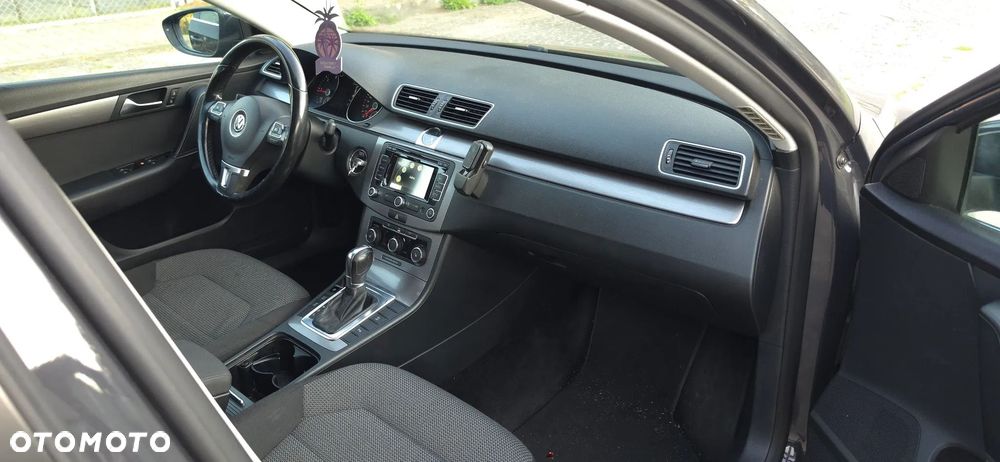 Volkswagen Passat 2.0 TDI Comfortline DSG - 18