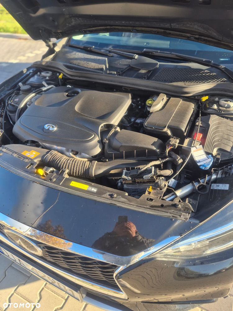Infiniti Q30 - 10