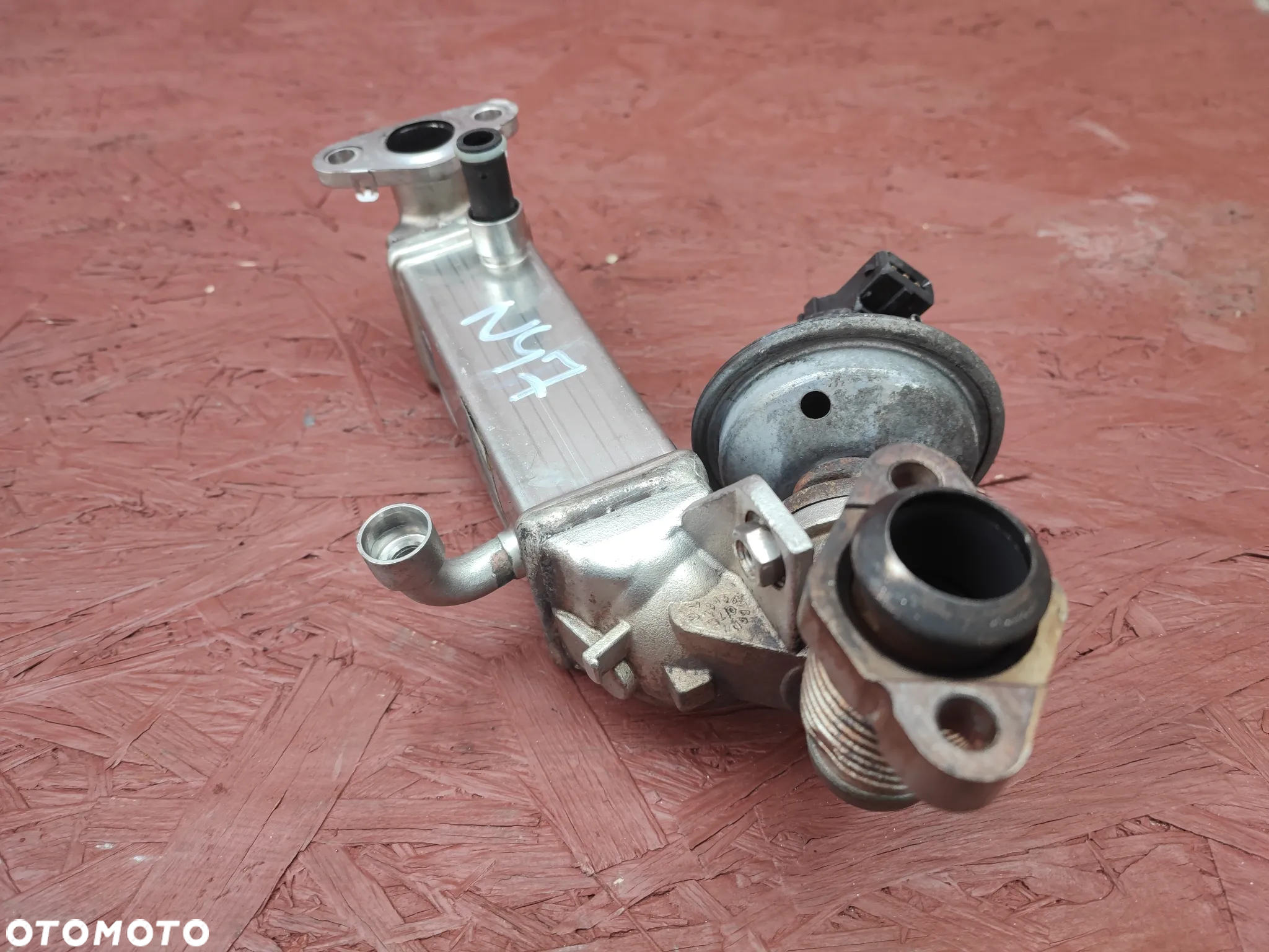 BMW E60 LCI / E90 / E91 / E92 / E81 / E87 ORYGINALNA CHŁODNICA EGR / CHŁODNICZKA EGR / CHŁODNICA SPALIN DO SILNIKÓW GAMY N47 ( 1.8D / 2.0D ) O NR. 11 71 7 800 653 / 11 71 7 801 942 / 11 71 9 886 716 OEM W BARDZO DOBRYM STANIE - 11
