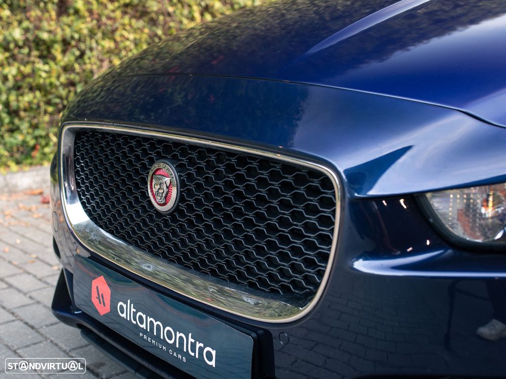 Jaguar XE 2.0 D Prestige - 6