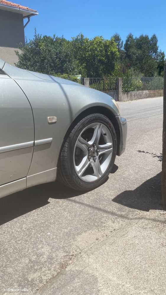 Lexus IS 200 SportCross - 2