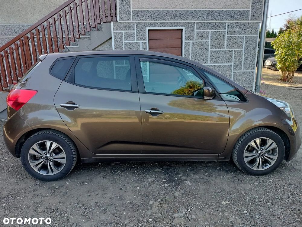 Kia Venga - 15