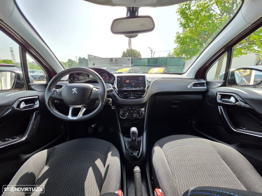 Peugeot 208 1.2 PureTech Signature - 12