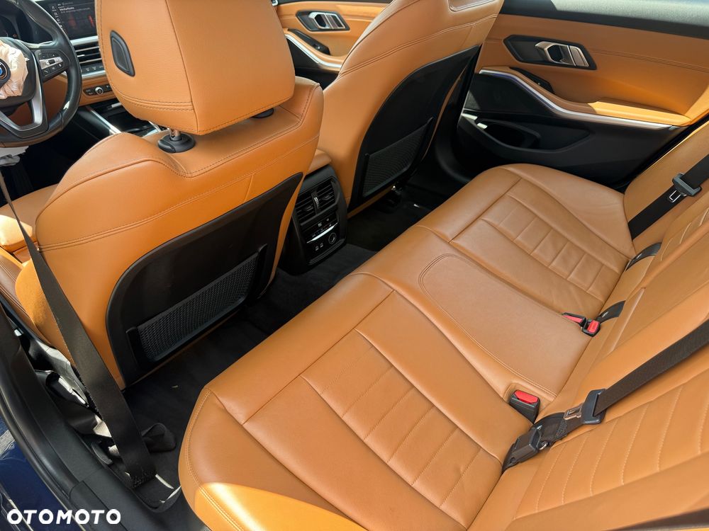 BMW Seria 3 320i GPF Luxury Line Purity sport - 11