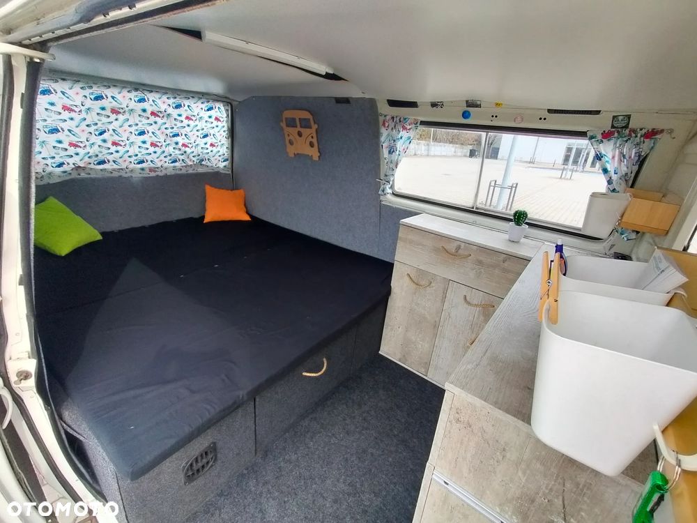 Volkswagen Transporter - 17