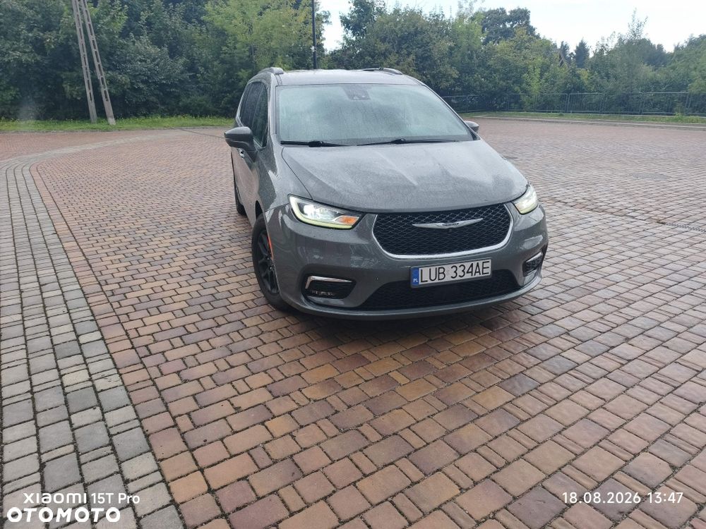 Chrysler Pacifica - 2