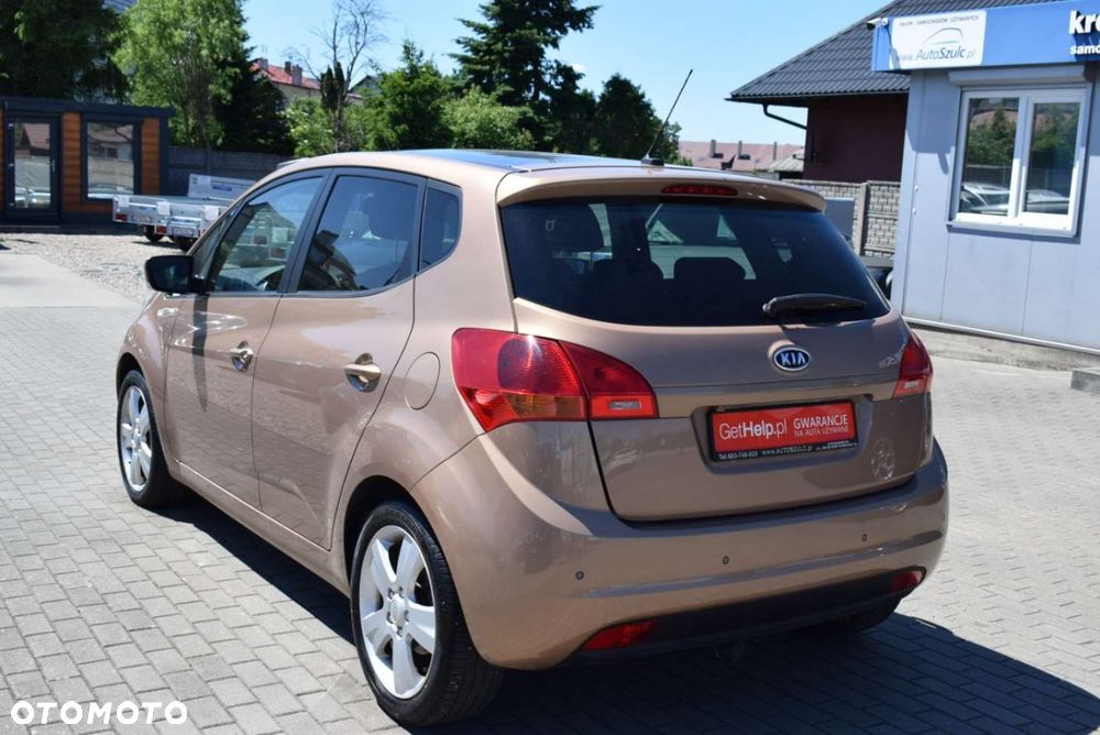 Kia Venga - 8