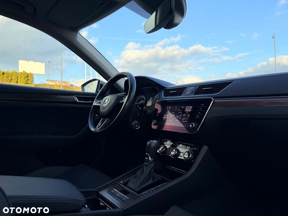 Skoda Superb 2.0 TDI SCR 4x4 Scout DSG - 22
