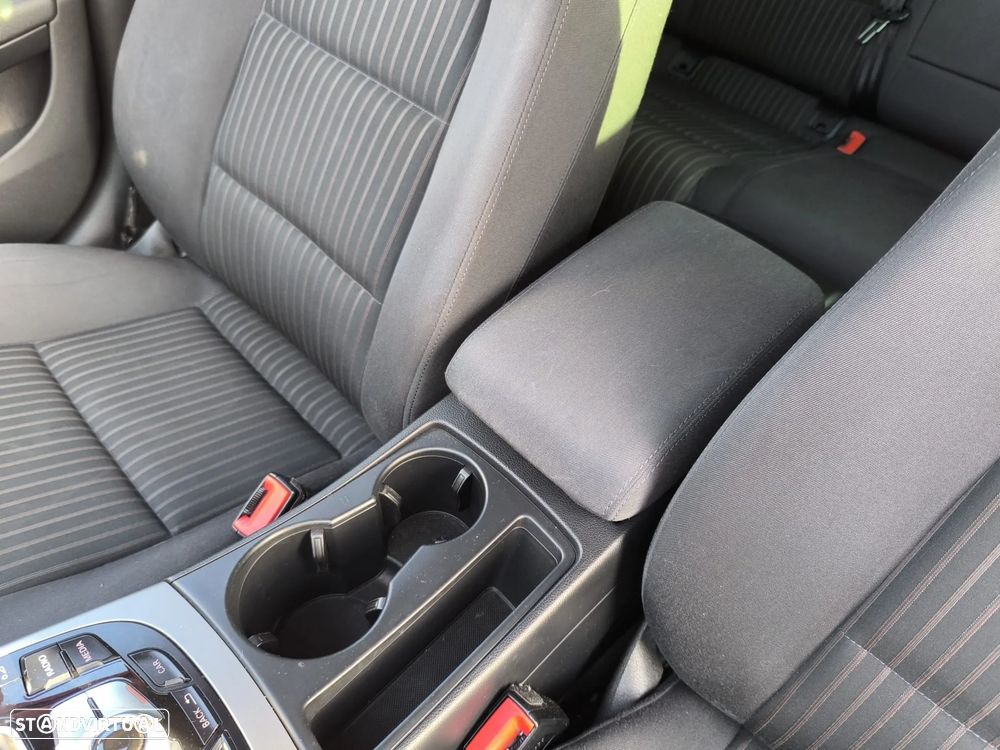 Audi A4 Avant 2.0 TDI - 40