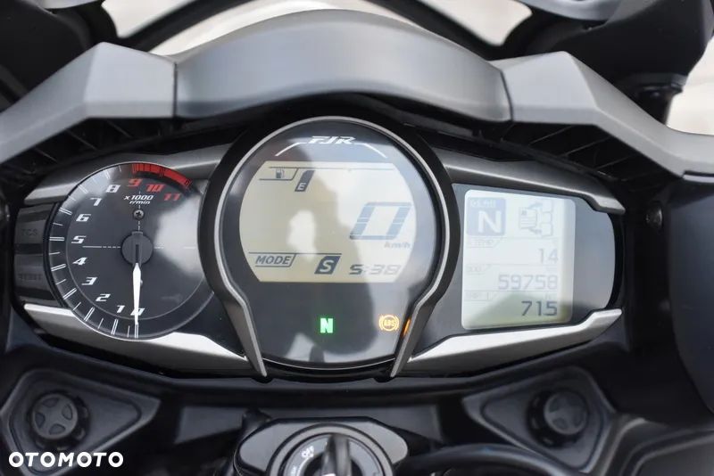 Yamaha FJR - 31