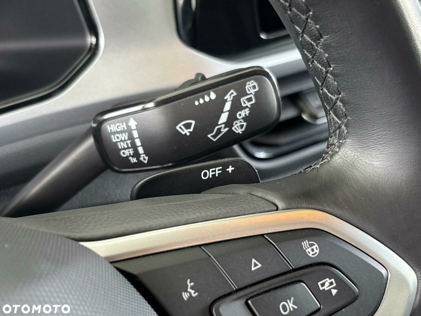 Volkswagen T-Roc 1.5 TSI Life DSG - 28