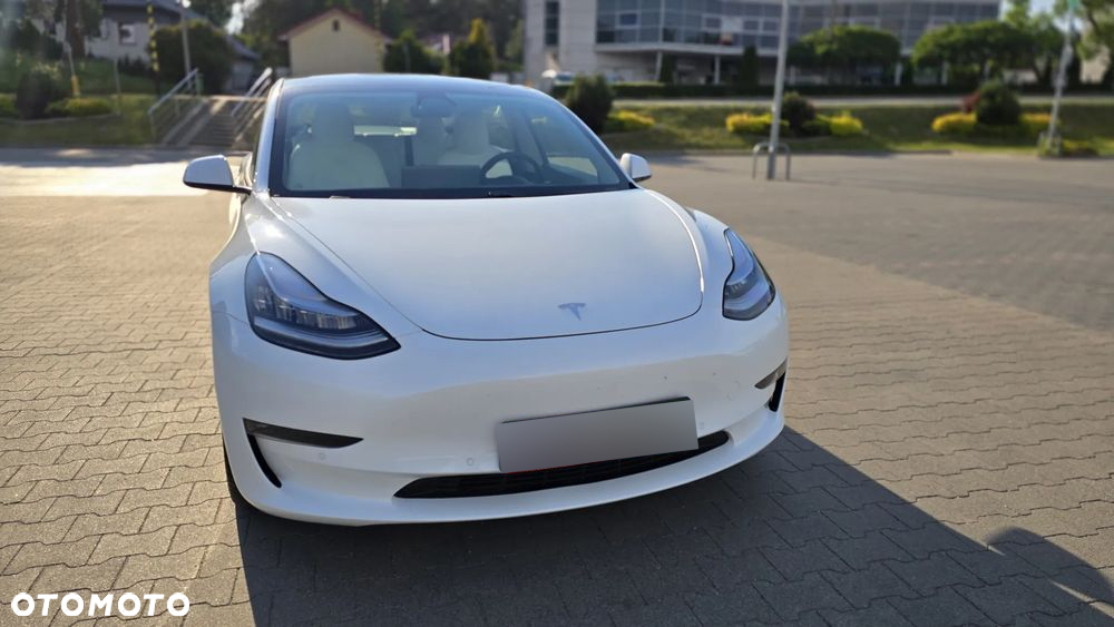 Tesla Model 3 Long Range AWD - 8