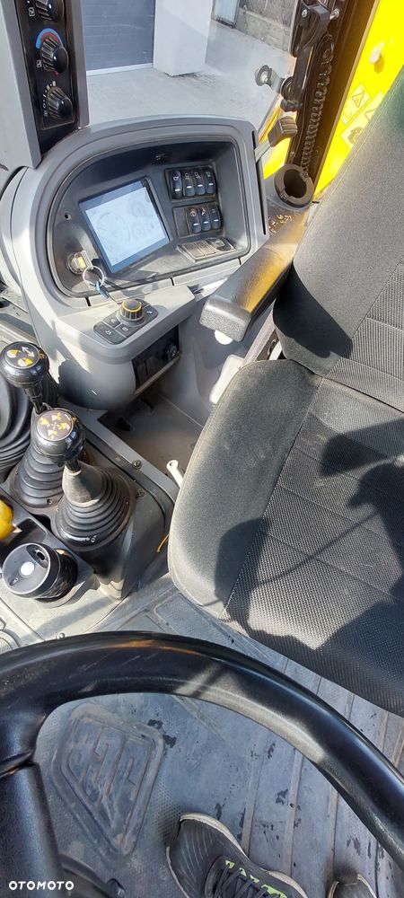JCB 4CX - 8