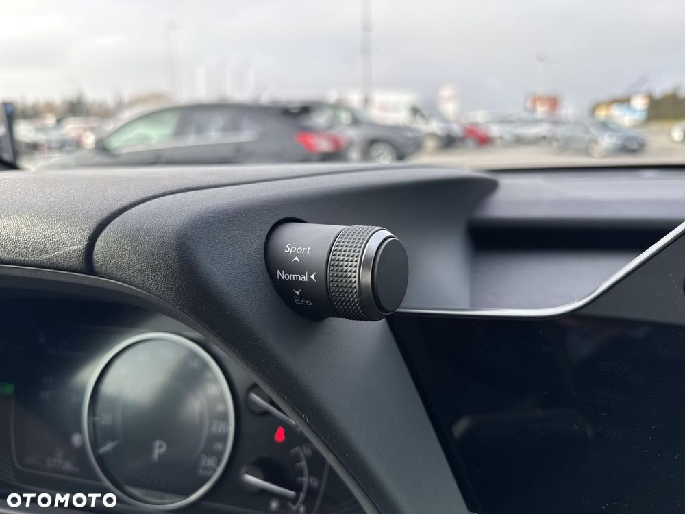 Lexus UX 250h GPF Business 2WD - 33